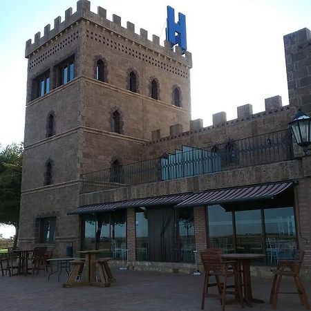 Hotel Vinedos Y Bodegas El Castillo Villarrobledo Bagian luar foto